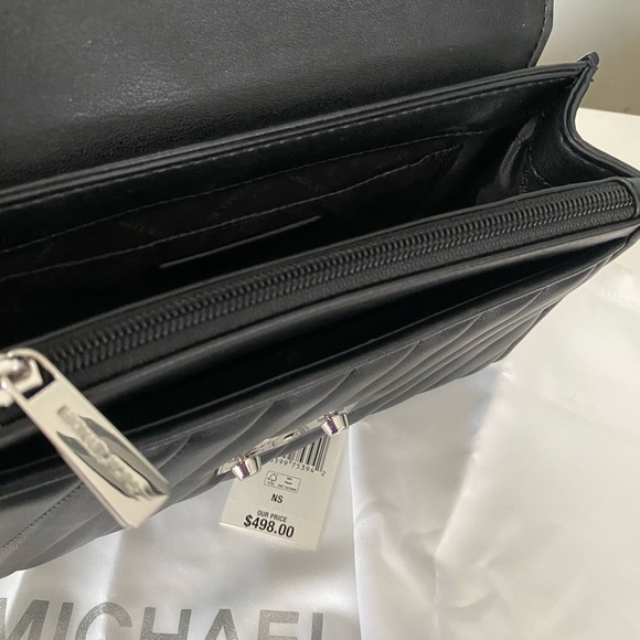 Michael Kors Shoulder/Crossbody bag with Quilting - Picture 8 of 12